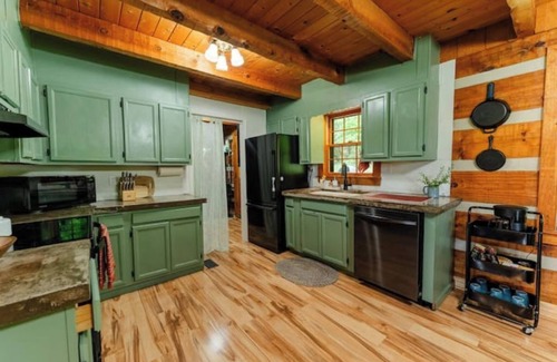 Dickson Cabin | Cozy Cabin and Homestead