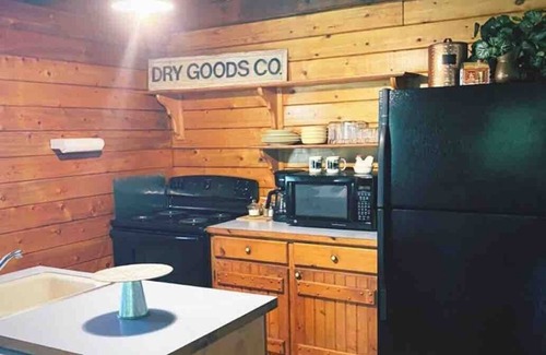 Eureka Springs Cabin | Cozy Cabin at Bear Mountain Log Cabins