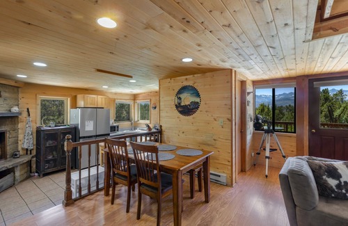Pleasant Valley Cabin | Cozy Cabin - Beautiful Views of the Surrounding Peaks - Hot Tub STR2024-062