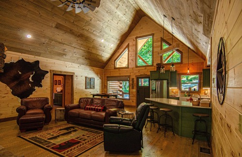 Ellijay Cabin | Cozy Cabin by the Stream