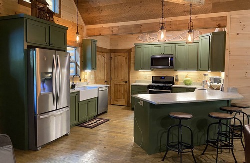 Ellijay Cabin | Cozy Cabin by the Stream