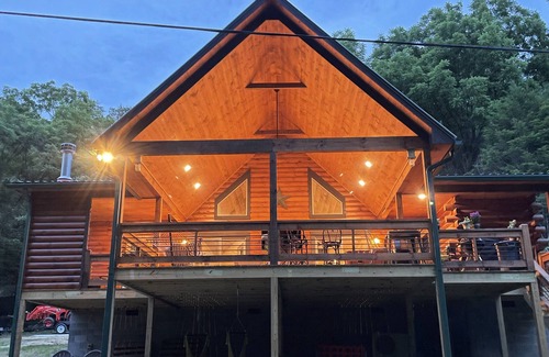 Ellijay Cabin | Cozy Cabin by the Stream