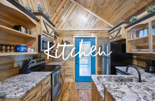 Hochatown Cabin | Cozy Cabin Getaway w/Hot Tub, Outdoor Grill