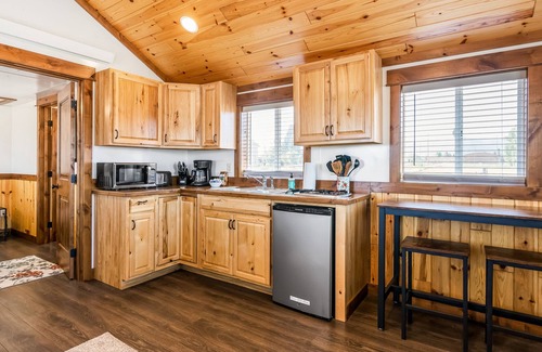 Victor Cabin | Cozy Cabin in Heart of Town W/ Free WiFi, Kitchenette, Great Views & More
