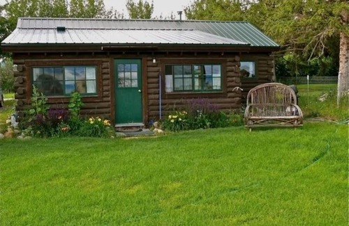 Sheridan Cabin | Cozy Cabin in Montana's Ruby Valley