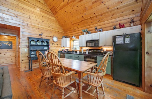 Thayerville Cabin | Cozy Cabin in Pines w/Soothing Hot Tub