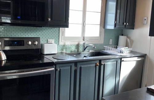 Morin Heights Cottage | Cozy Cabin in the Woods Bordering on hiking and biking Trails citq 273674