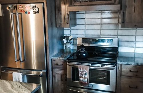 Winterwood House | Cozy Cabin in the Woods