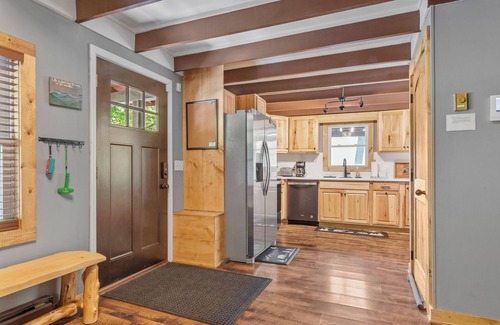Sugar Mountain House | Cozy cabin offers breathtaking views of Grandfather Mountain