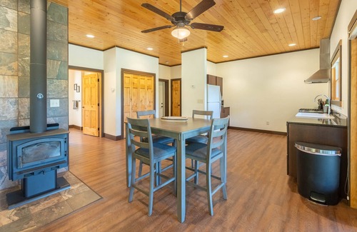 Clitherall Cabin | Cozy Cabin on Private Lake! Kayaks, Firepit, Fishing! Relaxing. Pet Friendly.