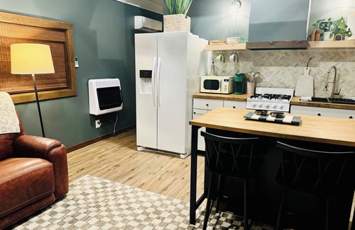 Pompeys Pillar Cabin | Cozy cabin - pet friendly