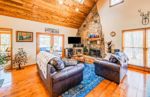 Big Canoe House | Cozy Cabin Retreat