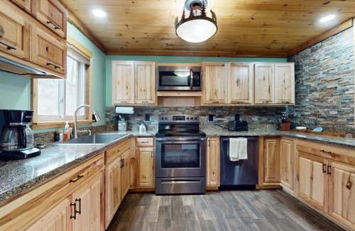 Sugar Mountain Ski Chalet | Cozy Cabin
