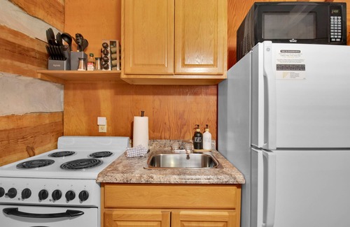 Gatlinburg - Pigeon Forge Cabin | Cozy Cabin with Breathtaking Views near Dollywood