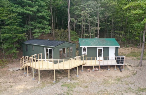 Warren Cabin | Cozy camp with an amazing view!