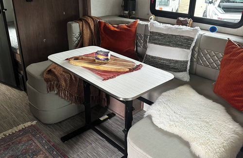 Travelers Rest House | Cozy Camper Nestled in Nature with AC, WiFi