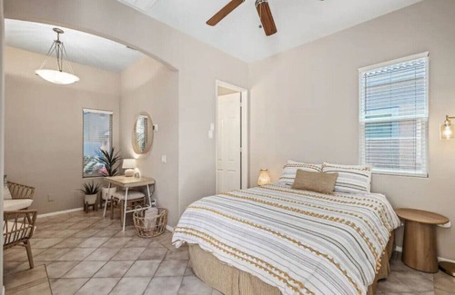 Indio House | Cozy Casita w/Salt water Pool, Jacuzzi & Tennis