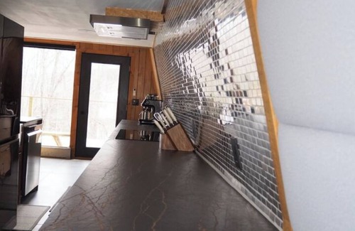 Ludlow Ski Chalet | Cozy Chalet 2 min drive to Okemo Base and Downtown, and 5 min to Jackson Gore.
