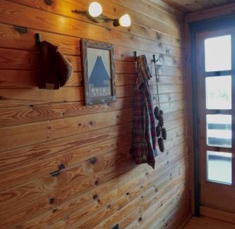 Lisina Ski Chalet | Cozy chalet Montana