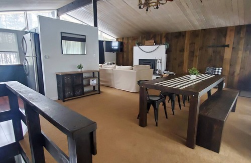 Londonderry Ski Chalet | Cozy Chalet on Magic Mountain