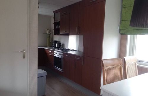 Hippolytushoef Ski Chalet | Cozy chalet with dishwasher, near the Wadden Sea