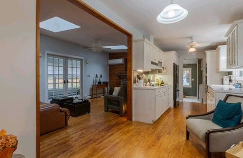 Waterford House | Cozy, charming ranch on 2.5 acres. Great for nature enthusiasts