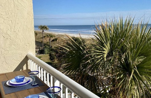 Jacksonville Beach Condo | Cozy & Cheerful Oceanfront 2-bedroom condo w/pool