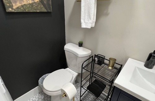 Highland Business Cottage | Cozy & chic Albuquerque casita near Route 66 & Vibrant Nob Hill