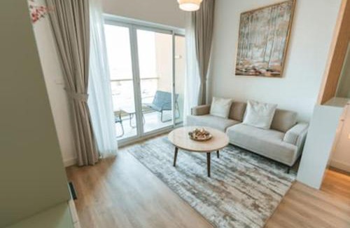 The Greens Apartment | Cozy Chic Studio with Balcony The Greens Dubai