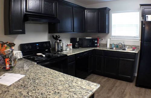 Lake Charles House | Cozy, Chic Townhouse/Dog Friendly 515B