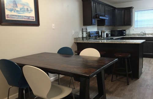 Lake Charles House | Cozy, Chic Townhouse/Dog Friendly 515B