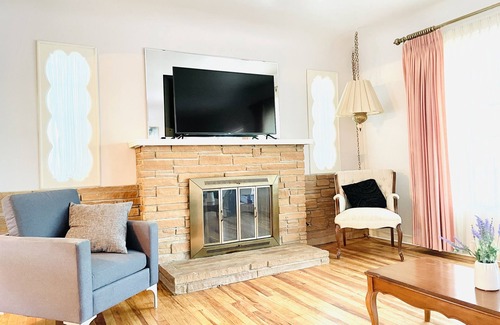 El Paso House | Cozy classic home on historic EP neighborhood. Close to Ft. Bliss. Pet-Friendly!