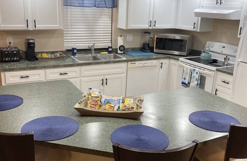 Diplomat House | Cozy, Clean, Convenient With A Beach Feel