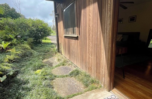 Kailua-Kona Apartment | Cozy Cloud Forest Ohana