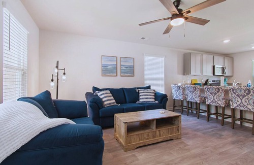 Ocean Isle Beach House | Cozy Coastal 3 bedroom, 2 bathroom cottage near Ocean Isle and Sunset Beach