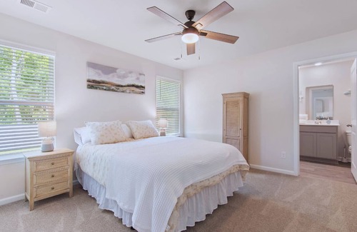 Ocean Isle Beach House | Cozy Coastal 3 bedroom, 2 bathroom cottage near Ocean Isle and Sunset Beach