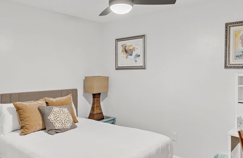 Atlantic Beach House | Cozy Coastal 3BR Townhome by the Beach - Close to Mayport Naval Base & Mayo
