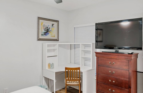 Atlantic Beach House | Cozy Coastal 3BR Townhome by the Beach - Close to Mayport Naval Base & Mayo