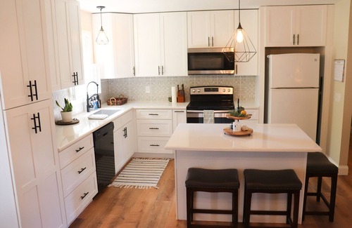 Brunswick House | Cozy, Coastal, Central, Kid/Dog Friendly Home
