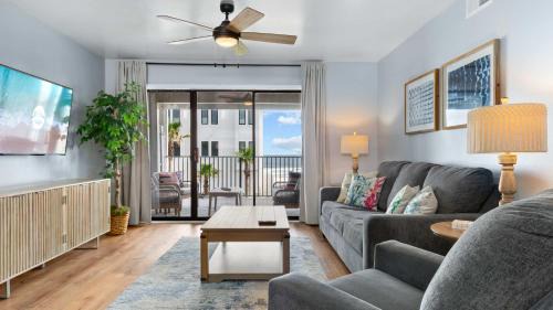 Orange Beach House | Cozy Coastal Getaway with Pool Access & Short 5-min Walk to Beach