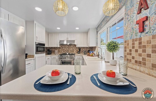 Fire Mountain House | Cozy Coastal Hangout-Pool, Spa & Game Night Ready!