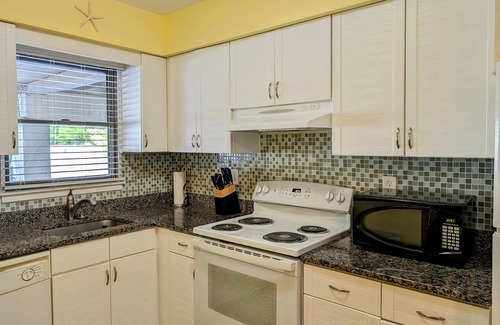 Bethany Beach House | Cozy Coastal Value – 2BR Sea Pines Townhome Just a Block from the Beach!