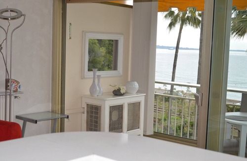 La Croix des Gardes Apartment | Cozy cocoon with balcony, close to the sea