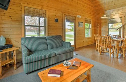 Columbia House | Cozy Columbia Cabin with Shared Lake Dock!