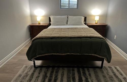 Erin Mills Apartment | Cozy & Comfortable basement apartment