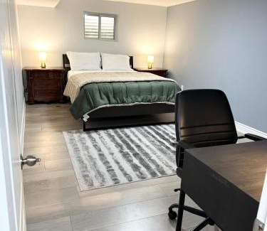 Erin Mills Apartment | Cozy & Comfortable basement apartment