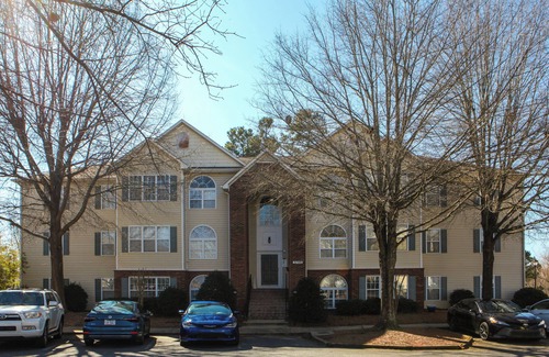 Greensboro Condo | Cozy, Comfy, Convenient Condo
