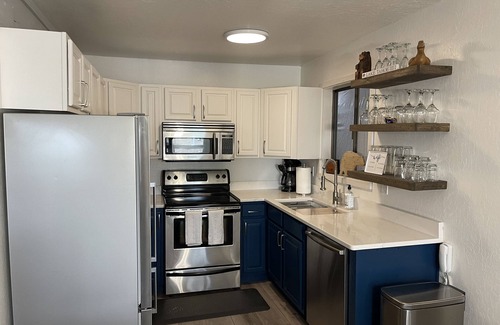 Tahoe Village Condo | Cozy Condo 5 Minutes to Heavenly!
