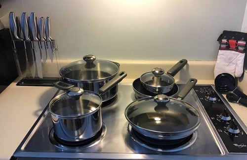 North Carolina Coast Condo | Cozy Condo, Balcony, Pool, King Bed, Sofa Bed, free parking, 3 block to beach!