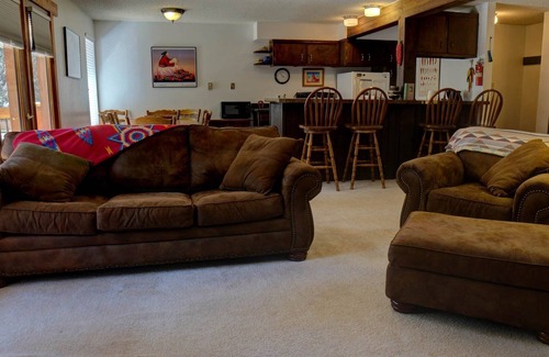 Angel Fire Condo | Cozy Condo close to the Chair Lift